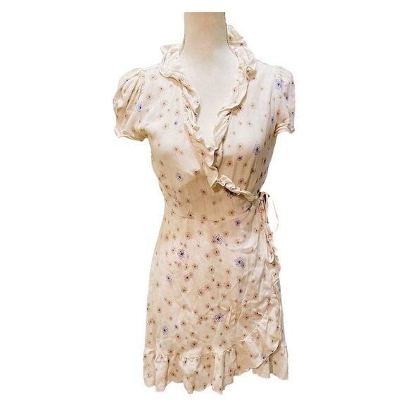 Sunday Best Dresses & Skirts - Sunday Best Aritzia Cream and Blue Floral Wrap Dress Small